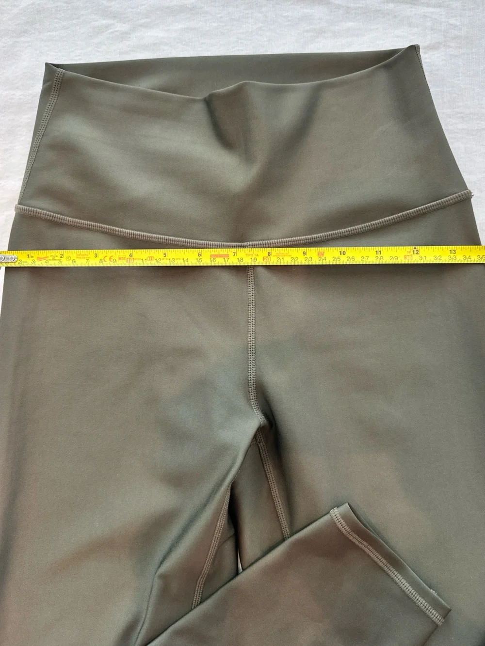 ALO Yoga Olive Green High-Rise Leggings with Subtle Logo